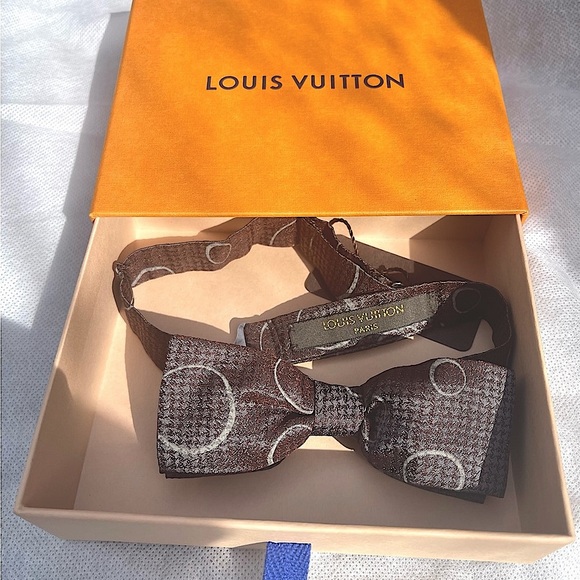 🔥ONE-OF-KIND🔥🆕💯RARE AUTH LOUIS VUITTON MARRONE BROWN HOUNDSTOOTH BOW TIE… - Picture 3 of 13